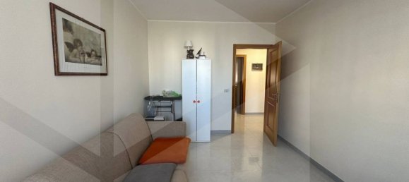 3-salle Appartement à Bari, Italy No. 17273 21