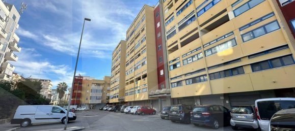 3-salle Appartement à Bari, Italy No. 17273 27