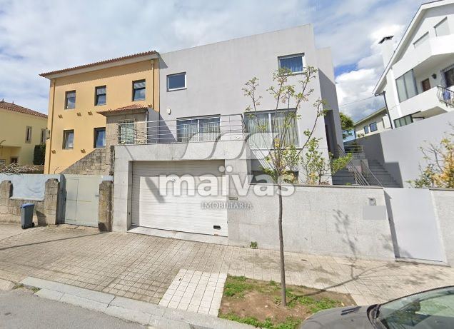 4 bedrooms House in Porto, Portugal No. 105162