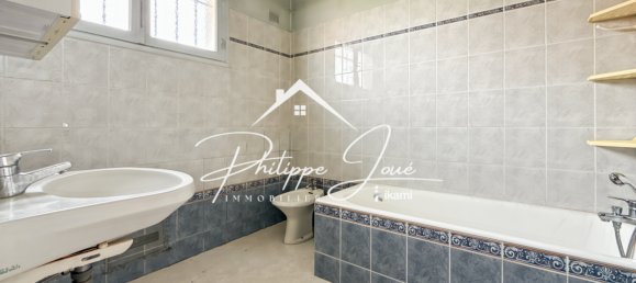 3 bedrooms House in Saint-Clement, France No. 306086 6