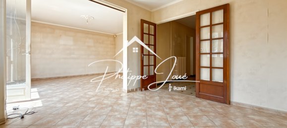 3 bedrooms House in Saint-Clement, France No. 306086 4