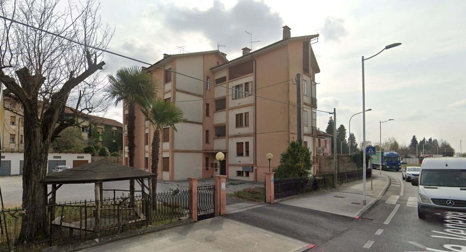 4 غرف نوم شقة في Pordenone, Italy رقم 334842
