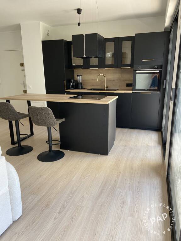 2 bedrooms Apartment in Marseille, France No. 328275