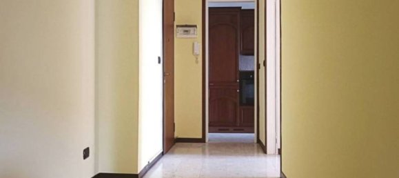 Apartamento T2 em Busto Arsizio, Italy N.º 87694 7