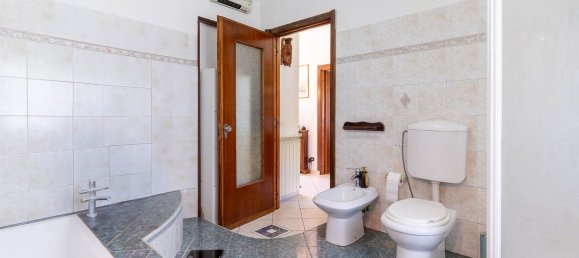 6-Zimmer Haus in Ivrea, Italy, Nr. 261603 9