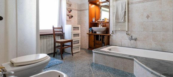 6-Zimmer Haus in Ivrea, Italy, Nr. 261603 8