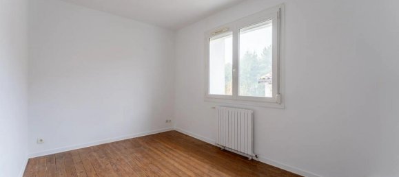 3 bedrooms House in Carignan-de-Bordeaux, France No. 102289 13