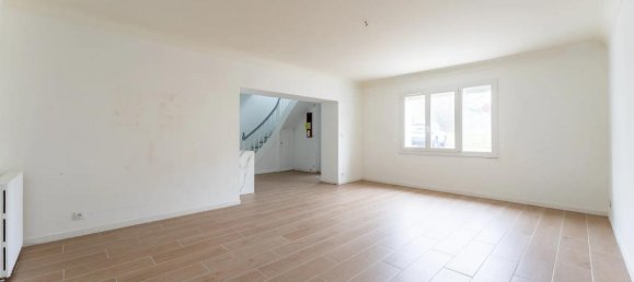 3 bedrooms House in Carignan-de-Bordeaux, France No. 102289 5