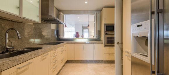 3 bedrooms Penthouse in Marbella, Spain No. 4660 18