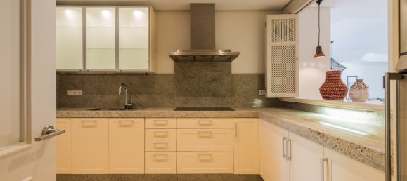 3 bedrooms Penthouse in Marbella, Spain No. 4660 19