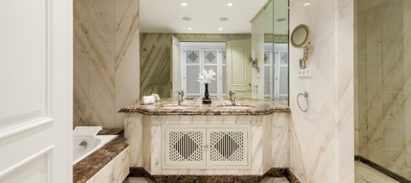 3 bedrooms Penthouse in Marbella, Spain No. 4660 24