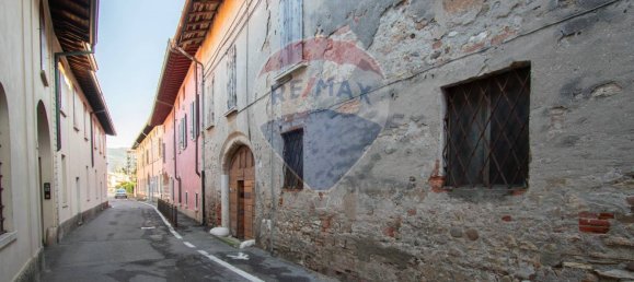 8 rooms House in Brescia, Italy No. 103615 3