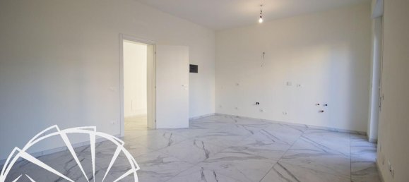 Apartamento de 4 divisões em Prato, Italy N.º 66113 4
