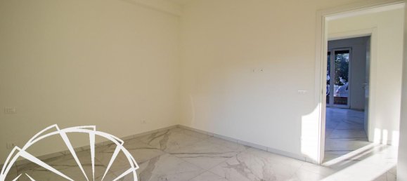 Apartamento de 4 divisões em Prato, Italy N.º 66113 11