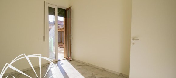 Apartamento de 4 divisões em Prato, Italy N.º 66113 9