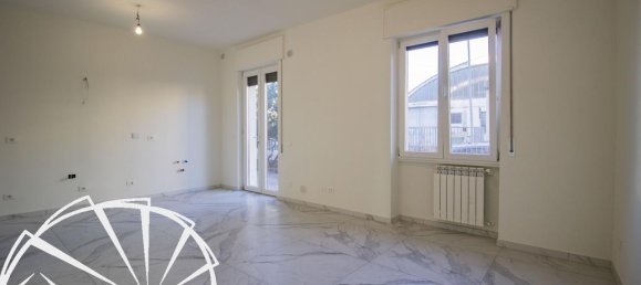 Apartamento de 4 divisões em Prato, Italy N.º 66113 2