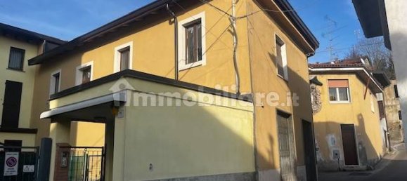 2 bedrooms Apartment in Carugo, Italy No. 335009 7