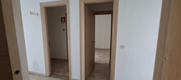 Квартира с 6 комнатами в Таранто, Италия № 266503 21