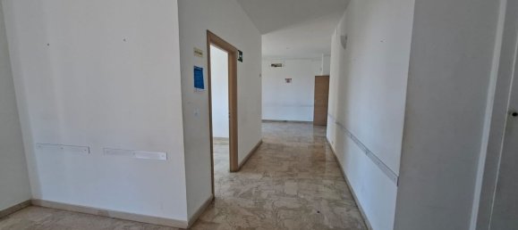 Квартира с 6 комнатами в Таранто, Италия № 266503 15