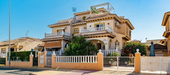 3 غرف نوم فيلا في Alicante, Spain رقم 186358 25