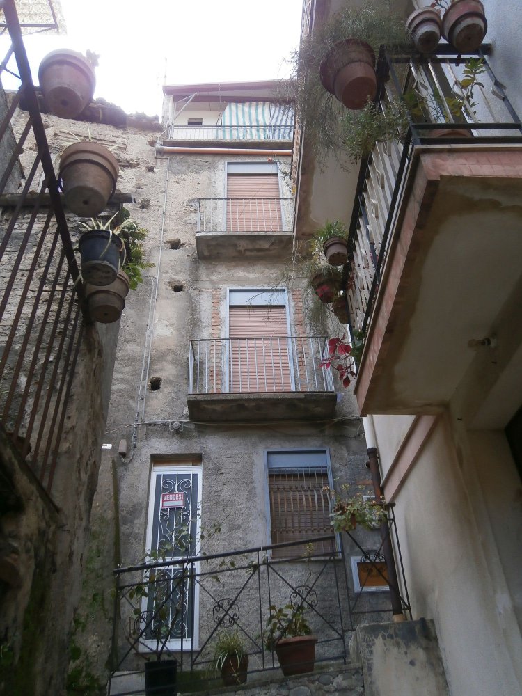 6-Zimmer Haus in Fiumedinisi, Italy, Nr. 86475