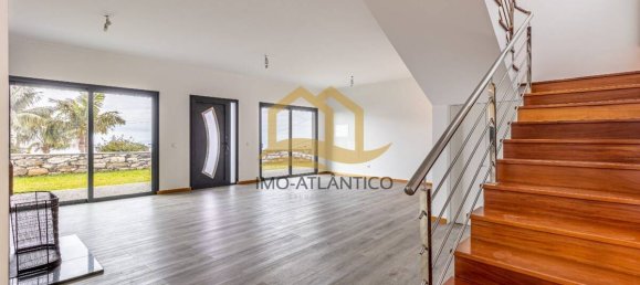 Дом с 3 спальнями в Фуншал, Португалия № 145023 4