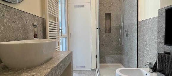 Studio in Como, Italy No. 13728 11