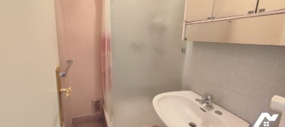 4 bedrooms Apartment in Reims, France No. 77631 4