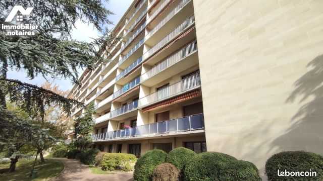 4 bedrooms Apartment in Reims, France No. 77631