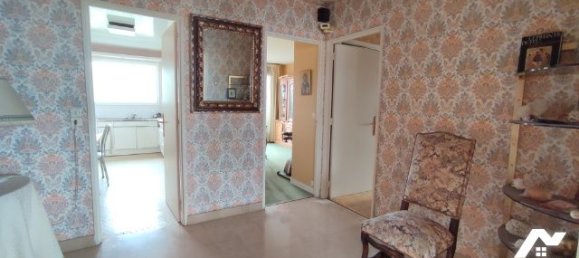 4 bedrooms Apartment in Reims, France No. 77631 14