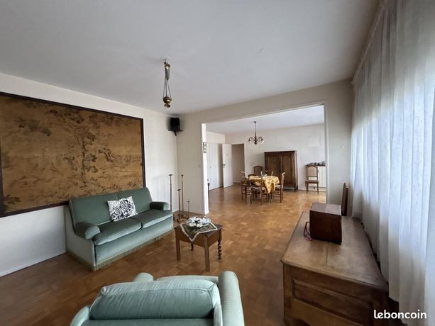 2 bedrooms Apartment in Laval, France No. 300831