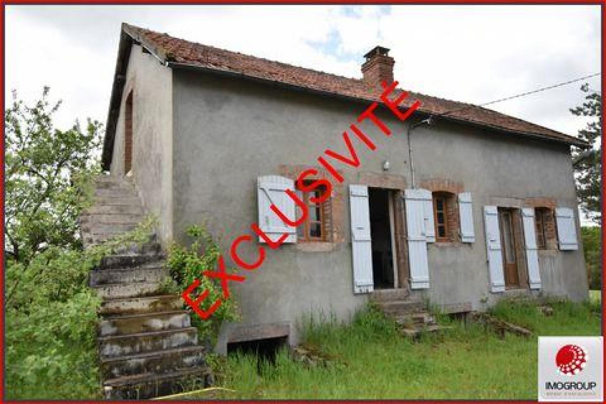 2 bedrooms House in Lapalisse, France No. 10406