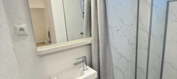 1 bedroom Apartment in Aubervilliers, France No. 357073 9