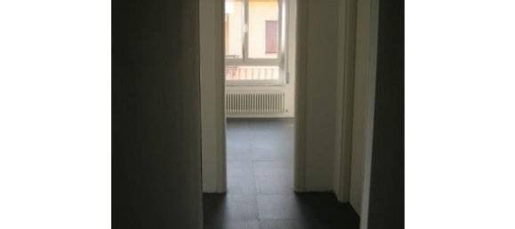 3 rooms Apartment in Vicenza, Italy No. 251288 4