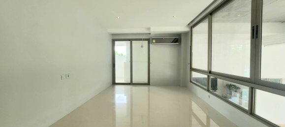 2 bedrooms Condo in Pattaya, Thailand No. 3895 2