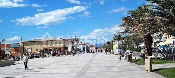 Квартира с 3 спальнями в Камайоре, Италия № 40646 3