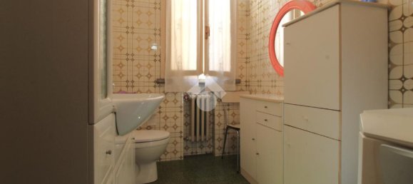 5 bedrooms Villa in Bagnolo in Piano, Italy No. 297386 39