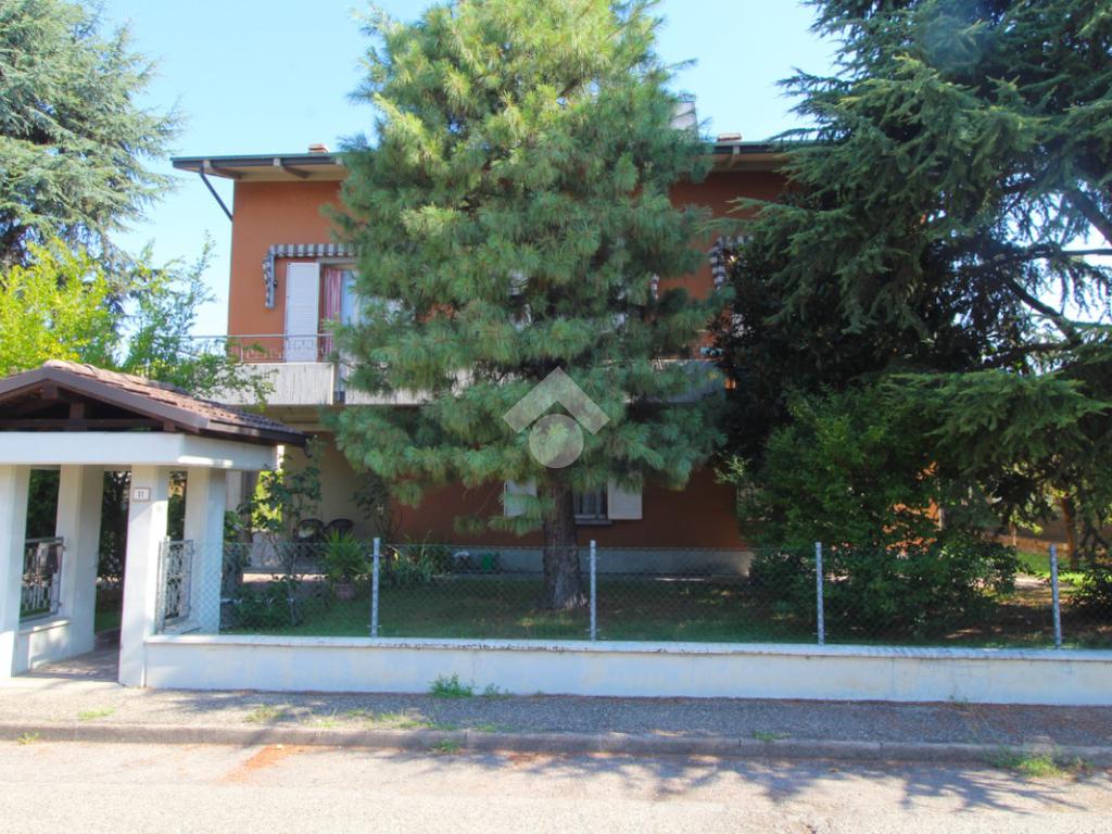 5 bedrooms Villa in Bagnolo in Piano, Italy No. 297386