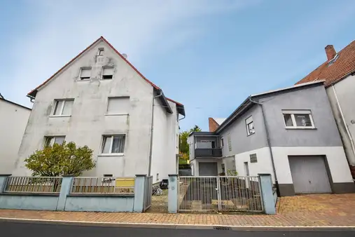 13 rooms Townhouse in Darmstadt-Dieburg, Germany No. 184108