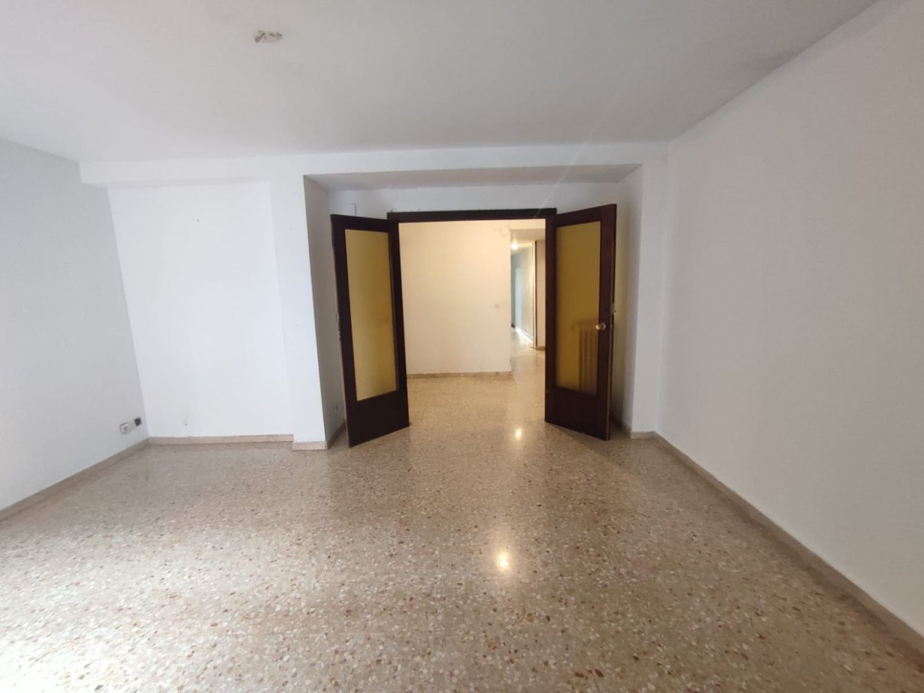 Apartamento de 3 dormitorios en Zaragoza, Spain No. 162268