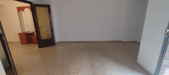 Apartamento de 3 dormitorios en Zaragoza, Spain No. 162268 4