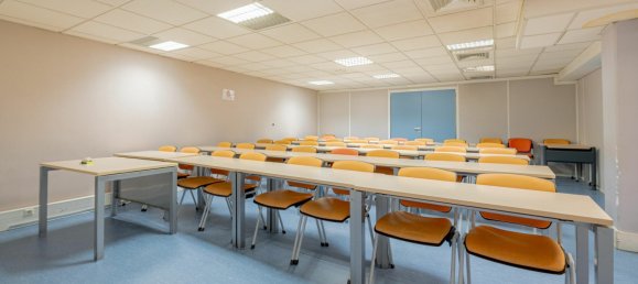 Oficina de 29 habitaciónes en Paris, France No. 166382 6