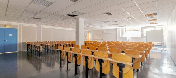 Oficina de 29 habitaciónes en Paris, France No. 166382 13