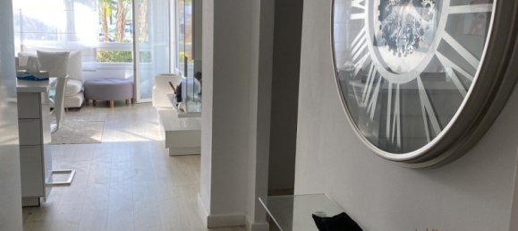 Apartamento de 2 dormitorios en Marbella, Spain No. 178238 2