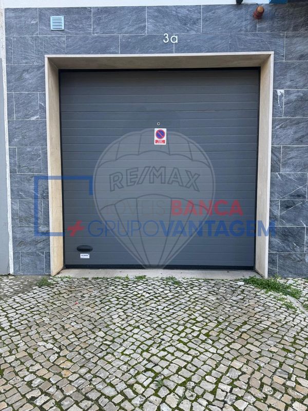 149m² Parking in Barreiro, Portugal No. 45780