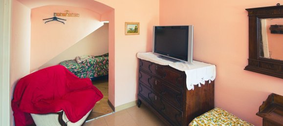 8 rooms House in Brugnato, Italy No. 251257 20