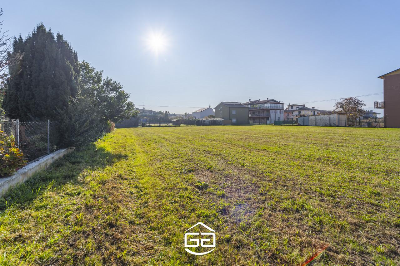 Grundstück in Villaverla, Italy 1299m², Nr. 139410