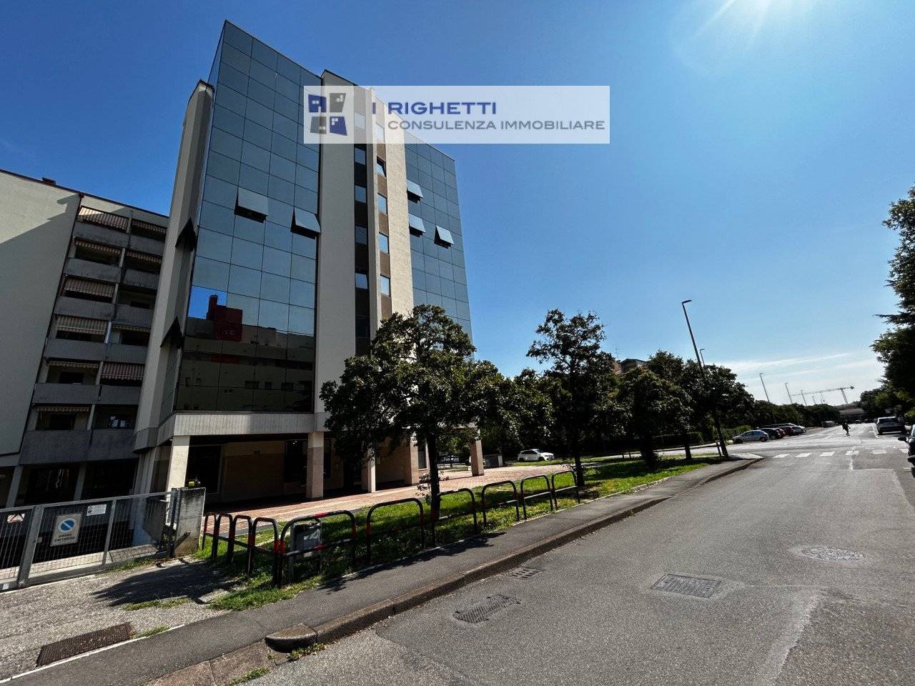  مرآب في Verona, Italy 19متر مربع رقم 265837