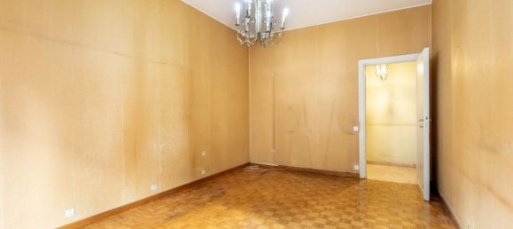 5 rooms Apartment in Rome, Italy No. 221141 4