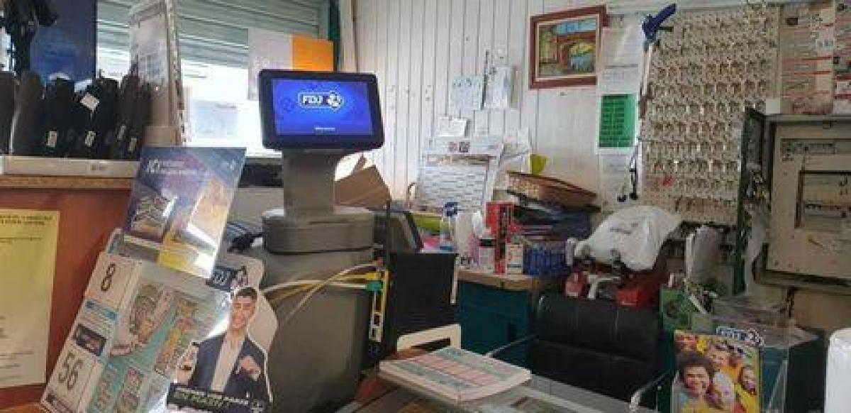 320m² Office in Bellac, France No. 19911